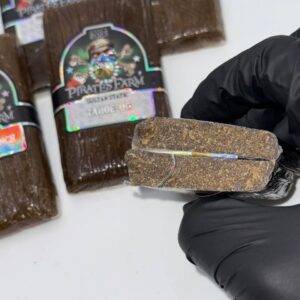 Pirates Farm Sultan Static hash – premium static-sift concentrate with golden color and crumbly texture, available to buy online.